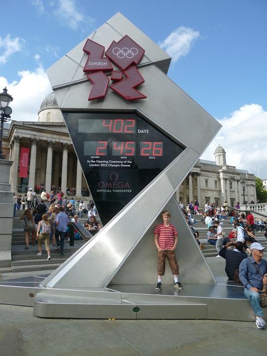 Trafalgar tér, az olimpiai órával